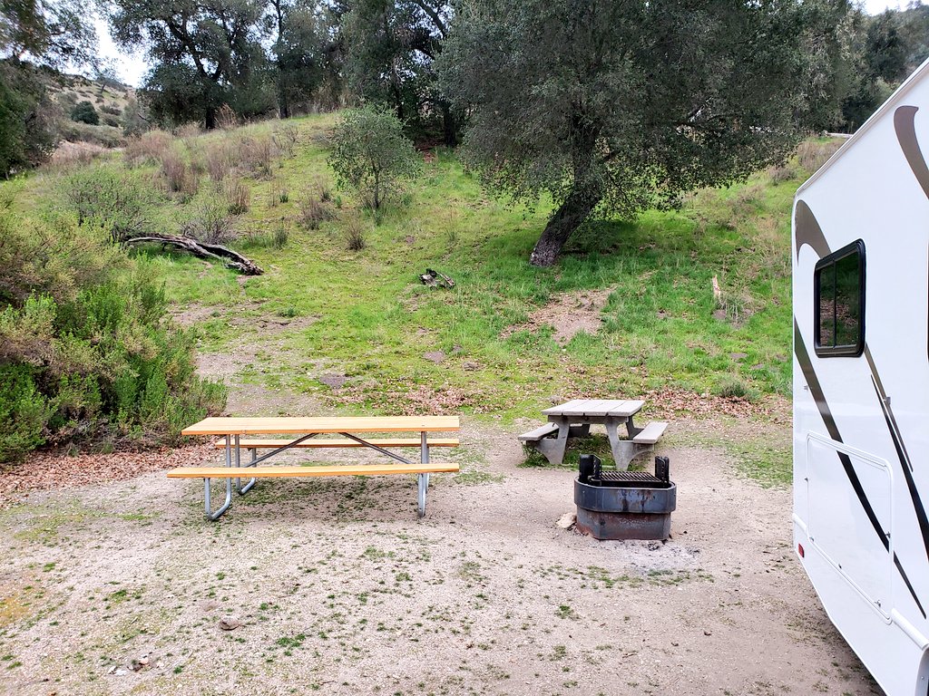 tinyocean_rving's tweet photo. #RVTrip3 Woke up at 6:55 so I jumped out of bed and walked to the office. On the way I saw bunnies and deers! Another beautiful #campground. We ❤ #NP camping! In short: Shop closed, walked 45 min, shop opened 8 am (sign says 8:30 am) and we got another night! 🎉👍 #RVingUS https://t.co/tKLMKoto9X