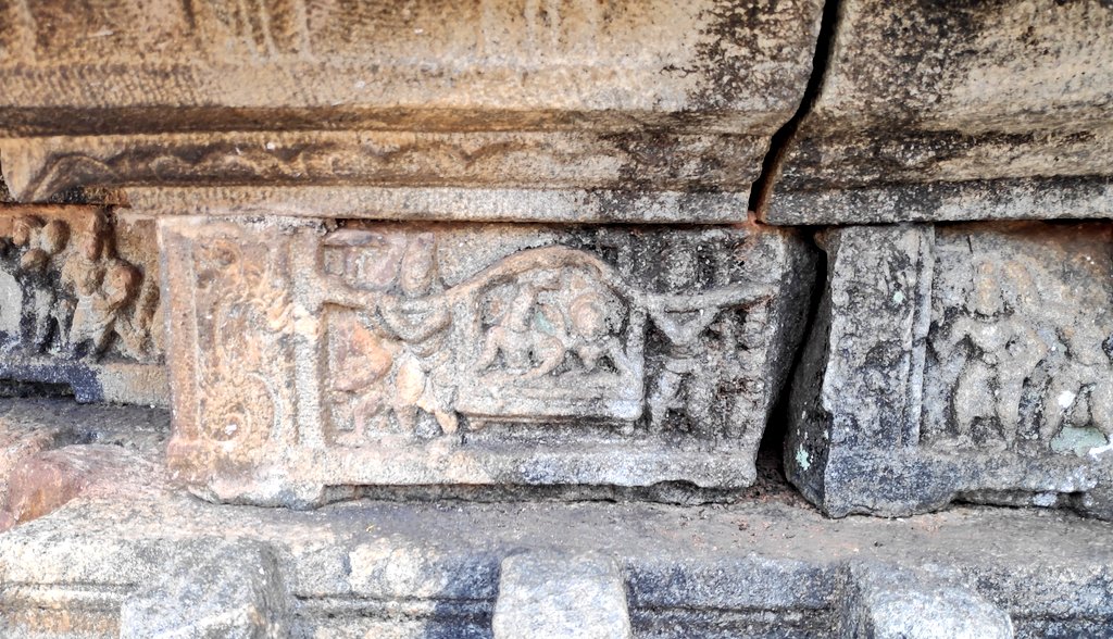 Several panels all around the temple depict royal life, hunting scenes, battlefield and soldiers, and local legends. All you need is to go searching for them. Keep a keen eye.