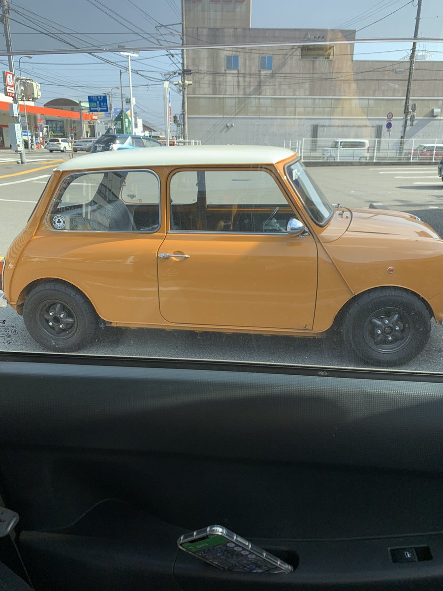 かーかー ミニクーパーってまじ小さくて可愛い車だよね