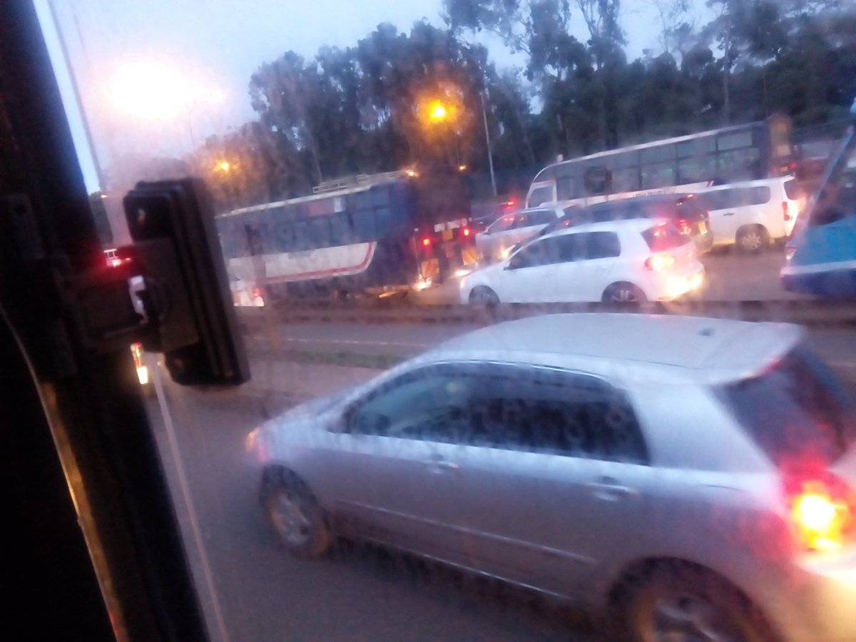 kibe_tz's tweet photo. @KenyanTraffic @ItsMainaKageni @Hot_96Kenya @joselitomkenya Ndio hiyo
#KenyanTraffic https://t.co/WMGtTMZlw5