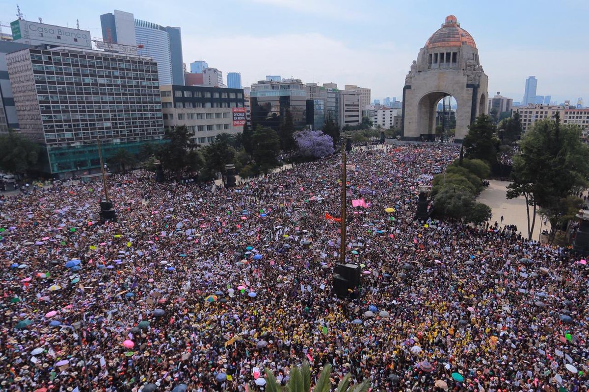 DipLauraDDHH's tweet photo. Marcha en Cdmx hoy #8M por la #Justicia #AltoALaViolencia #NiUnaMenos Ni una asesinada más !!!
Mañana #9M #UnDiaSinNosotras #NosotrasParamos #TodasParamos por las presentes y por las ausentes por las niñas, adolescentes y adultas 💜💚#EstamosConEllas #DDHHEnMovimiento https://t.co/WQ6d5m1UVR