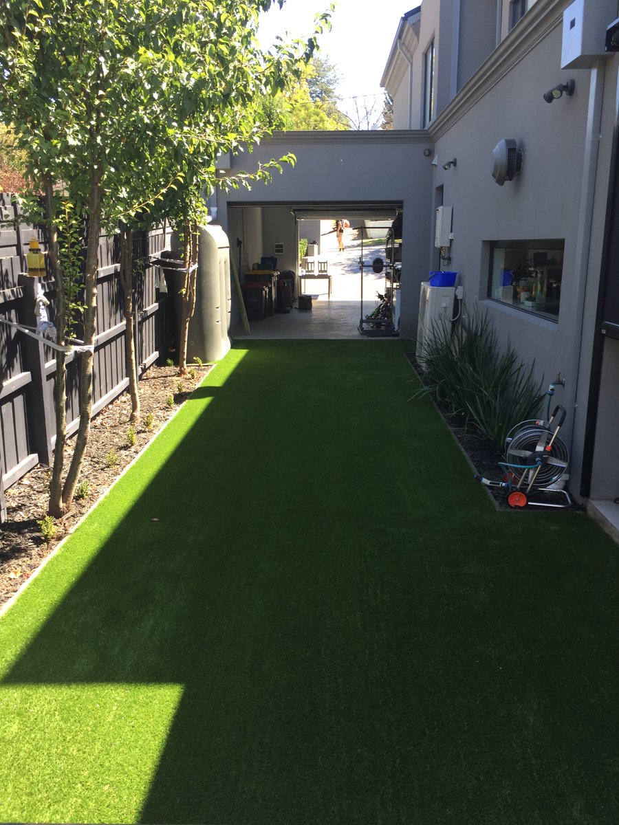 EasyTurf_au's tweet photo. Does your home have a dark side where growing grass is next to impossible? Let us fix the mess with the most realistic artificial grass on the market #easyturf #artificial-grass #quote-online https://t.co/qO7ZHCRLQC