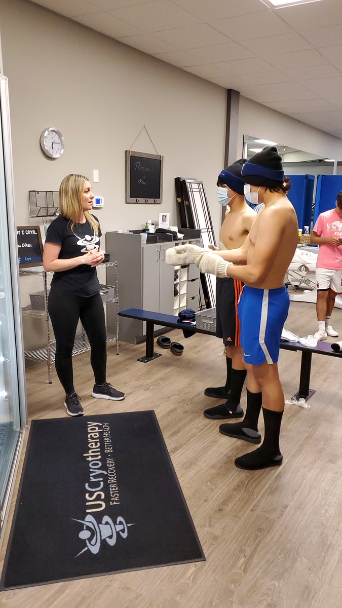 uscryoredding's tweet photo. These are our favorite moments... Educating new clients about the astounding benefits of Cryotherapy, and preparing them for what to expect. Then we get to watch them experience the transformation as inflammation and pain leave their bodies. We love what we do!! #cryotherapy... https://t.co/XNCtRW8uKE