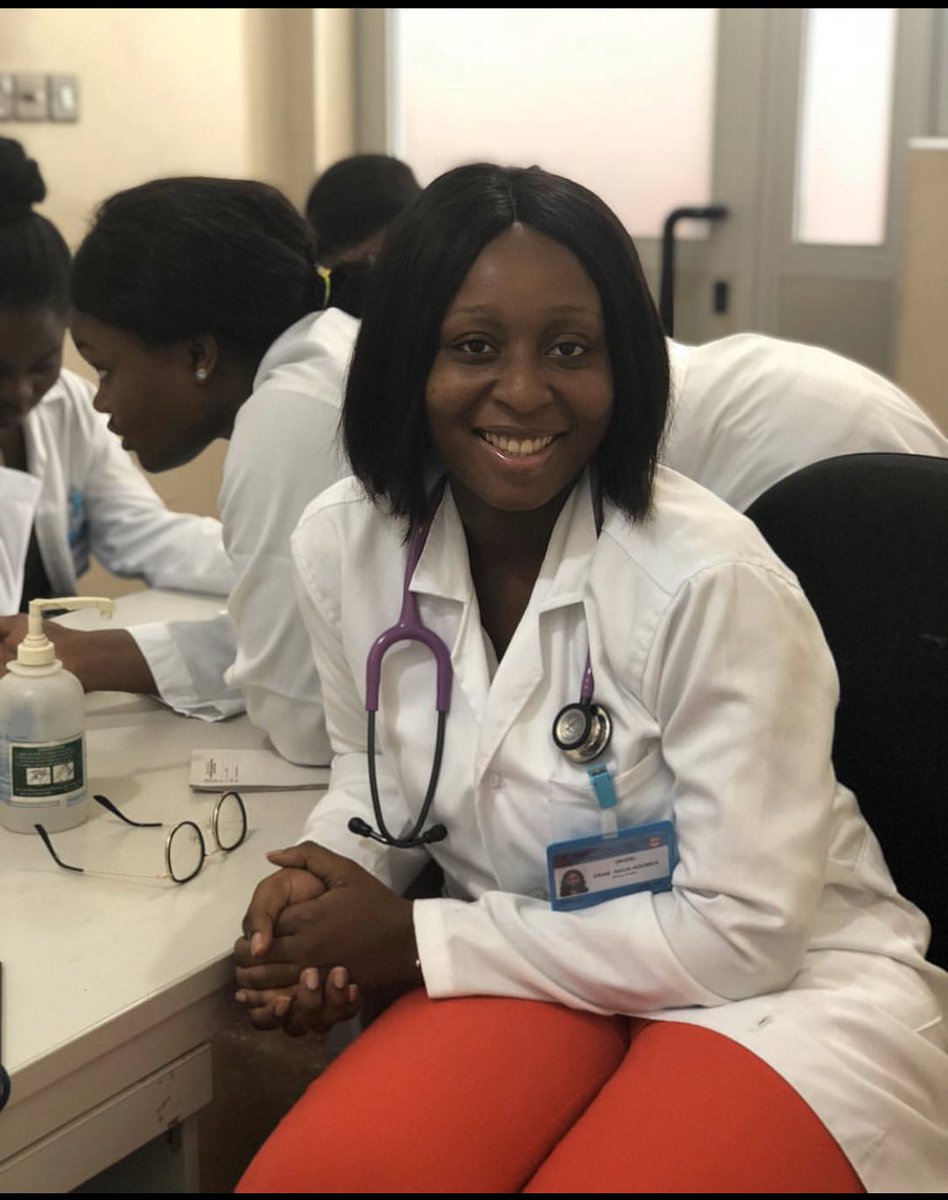 Sometimes_x's tweet photo. @theadvocate_r 5th year medical student with a breakfast basket business (@breakfast__gh) and a mink eye lash line (@adobeaseyecandy)🙏🏽 https://t.co/NqRCqKVAAa