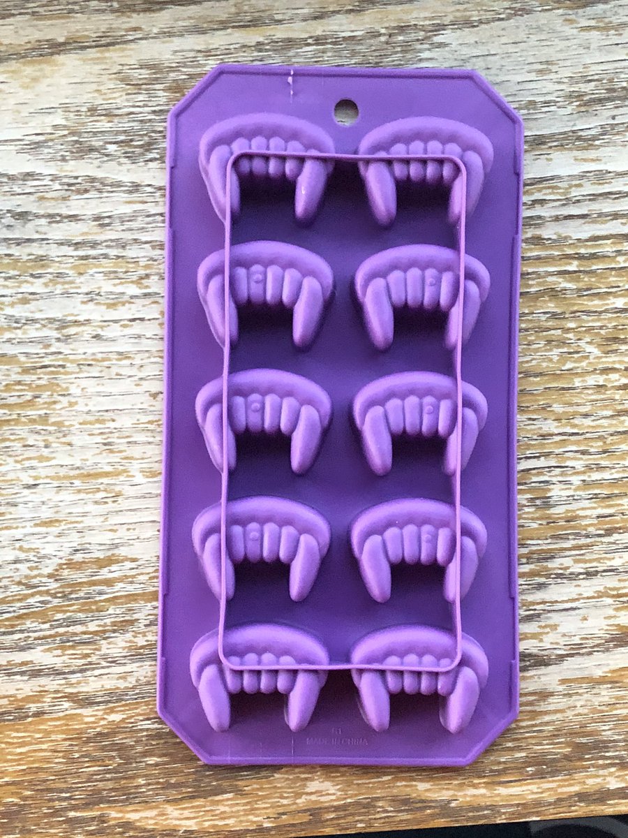 Fangs moldUsed once$2 + shipping