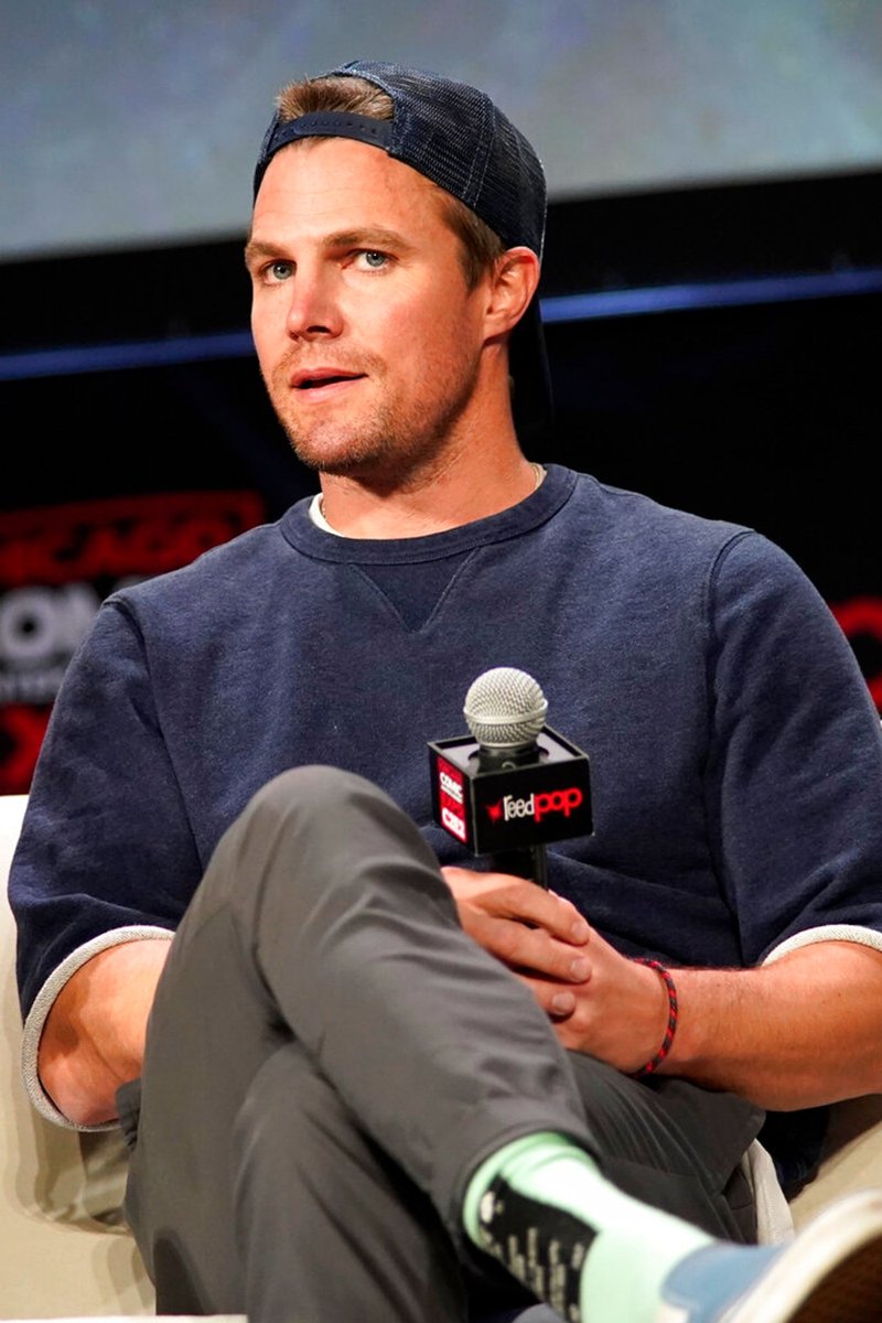 Odette__Show's tweet photo. Emily and Stephen😍

#emilybettrickards #stephenamell #c2e2 #olicity https://t.co/OpRGEkLKRB