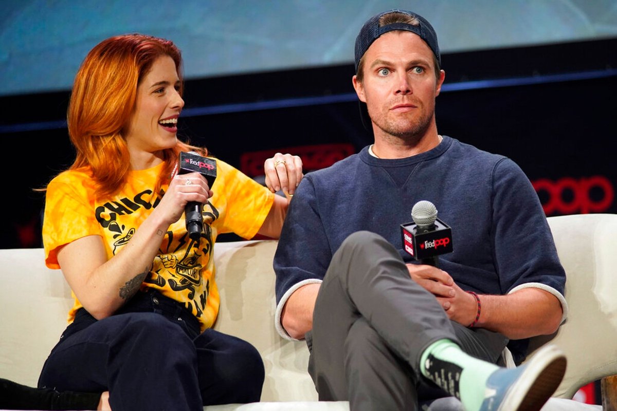 Odette__Show's tweet photo. Emily and Stephen😍

#emilybettrickards #stephenamell #c2e2 #olicity https://t.co/OpRGEkLKRB