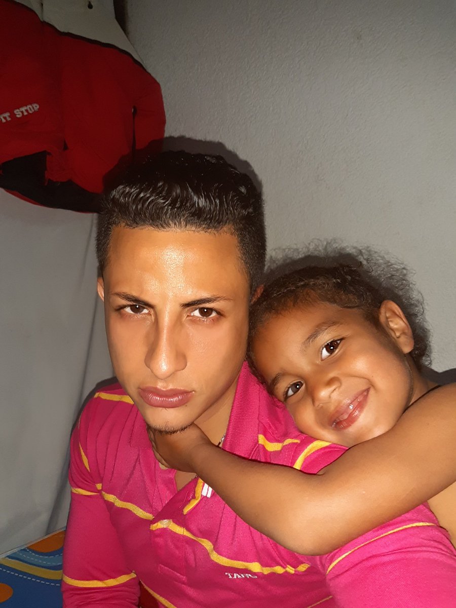 Fenixtor's tweet photo. Mi negra bella https://t.co/eYJIPWKyCg