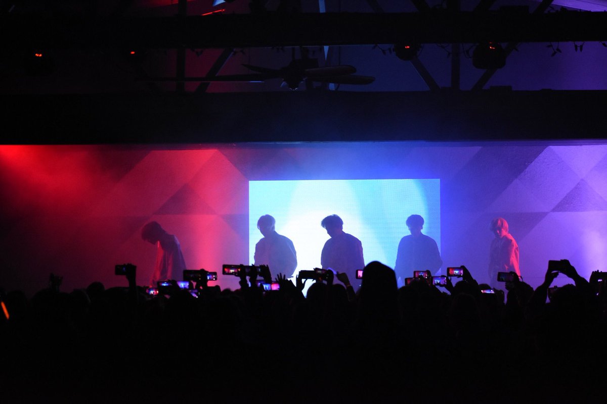 studio_pav's tweet photo. Chicago TEAM ONE you “slayed it now this place wavy” 😜 We couldn’t think of a better way to start off ✨1TEAM US Tour: Hello! Just One✨

If you haven’t bought your ticket yet to see one of the hottest rookie groups it’s not too late! Head over to https://t.co/xIwgJko1F0 🎫 https://t.co/GLlmkxTCHp