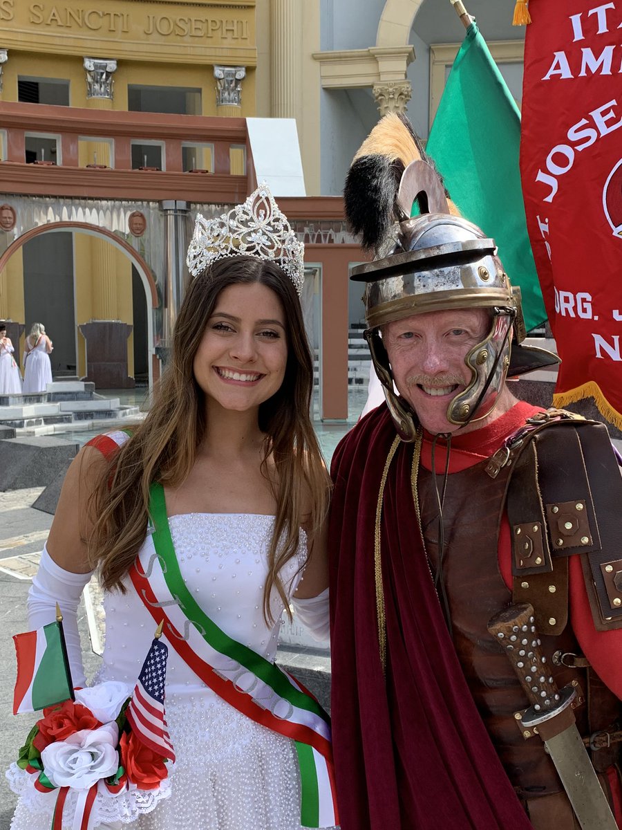 IASJS_nola's tweet photo. IASJS 50th Anniversary Media Presentation. Her Majesty, Queen Anabella Imbornone and Caesar Armando Asaro. #AllHailCaesar #italianamerican #italians #iasjs #iasjsnola #nola #neworleansitalians #stjoseph https://t.co/7utV8ZSn6O