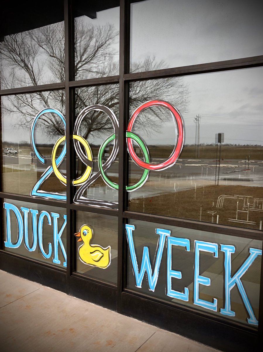 PesWildcats's tweet photo. We’re ready for DUCK Week!!!  Thank you Sara Watkins for the amazing window art!  It looks fantastic!! #DUCKweek @DUCKWeek2020 https://t.co/AAcX2zEiHQ