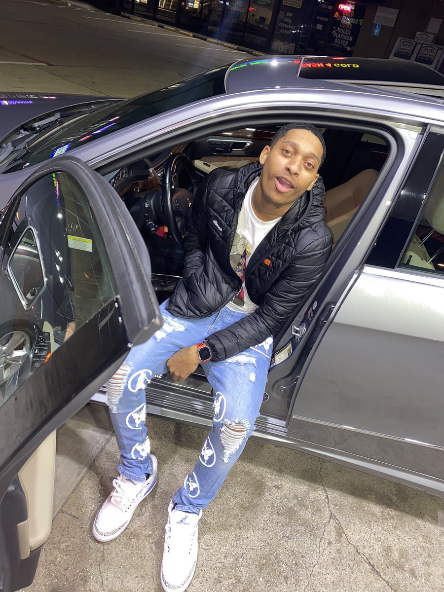 Myles20Brown's tweet photo. I shine with no problem 🦋 https://t.co/RgmgWVsTUW
