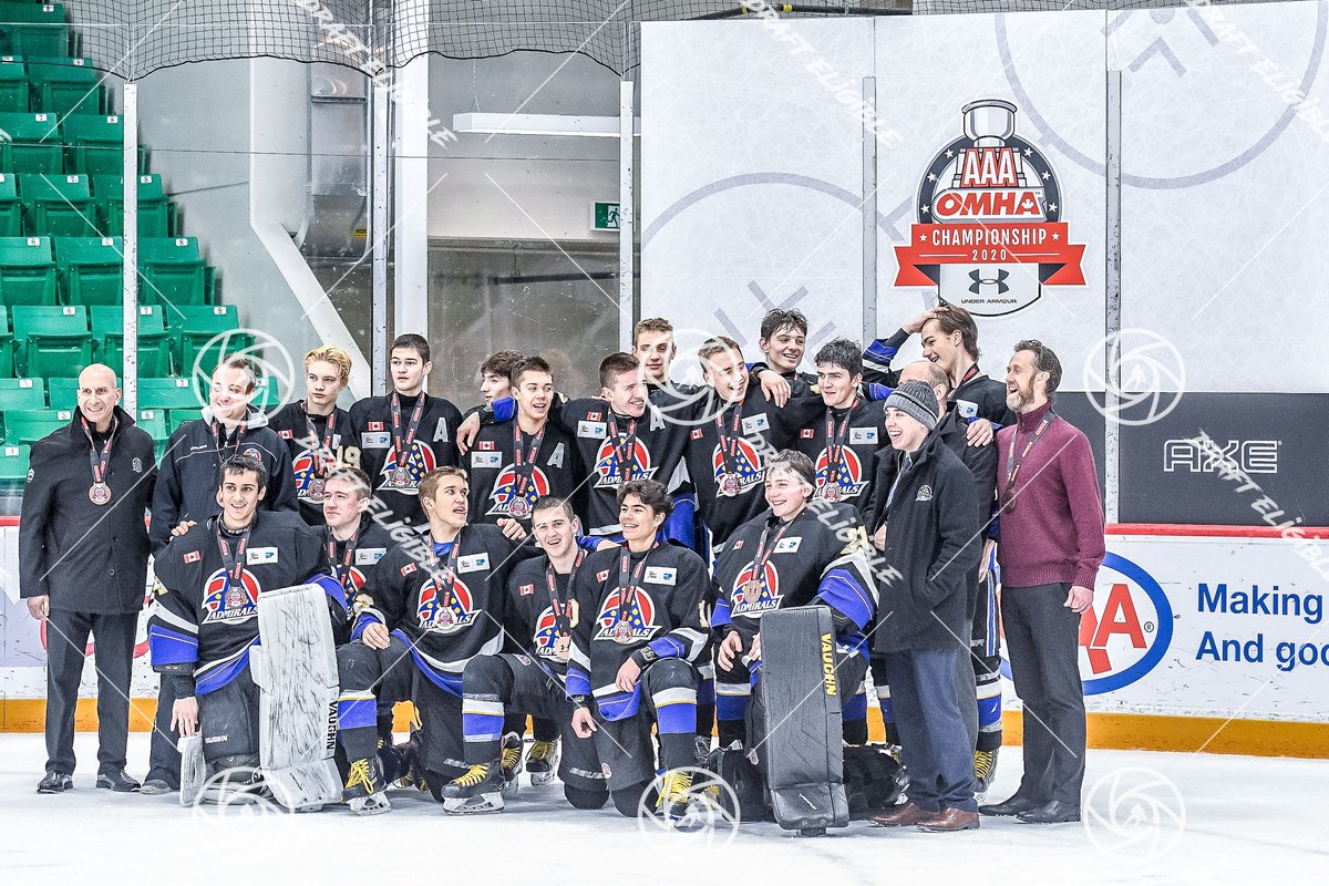 Draft_Eligible's tweet photo. 08Mar2020 - Bronze medal matchup at #minormidgetaaa showcase in Belleville at Quinte S&amp;WC saw #SouthernTier Admirals faceoff against @whitby2004AAA .  It was a close affair...#STA with 3-2 win. @HometownHockey @UnderArmour All pics soon at https://t.co/wjAP0Xcv0c https://t.co/o3LuqvBGVU