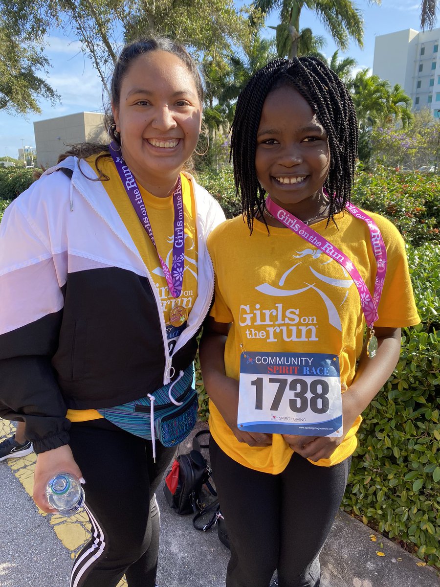 msmaynardrocks's tweet photo. Posting these pictures makes me feel so emotional. Coaching Girls on the Run was a lot of time and work, but seeing it all come together at the 5k made EVERYTHING worth it. We brought families together on Saturday. @GOTRPBC @BartonChargers https://t.co/hNPwH5Sdh2