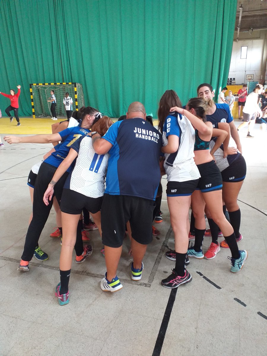 fecobalok's tweet photo. #CopaCórdoba 🏆organizada por Club Bco de Cba, 8va Edición. Sábado y Domingo.
📸 @Lolyguapas 
@RCHandball @GPJHandball @HandballCab @fchtvok @RubenDiliddo @confedepcba @CAHandballARG @gabycmartin @ShowsportCanal @LeopoRivarola  @Adrian_Viotti https://t.co/PgWJ9yy9oL