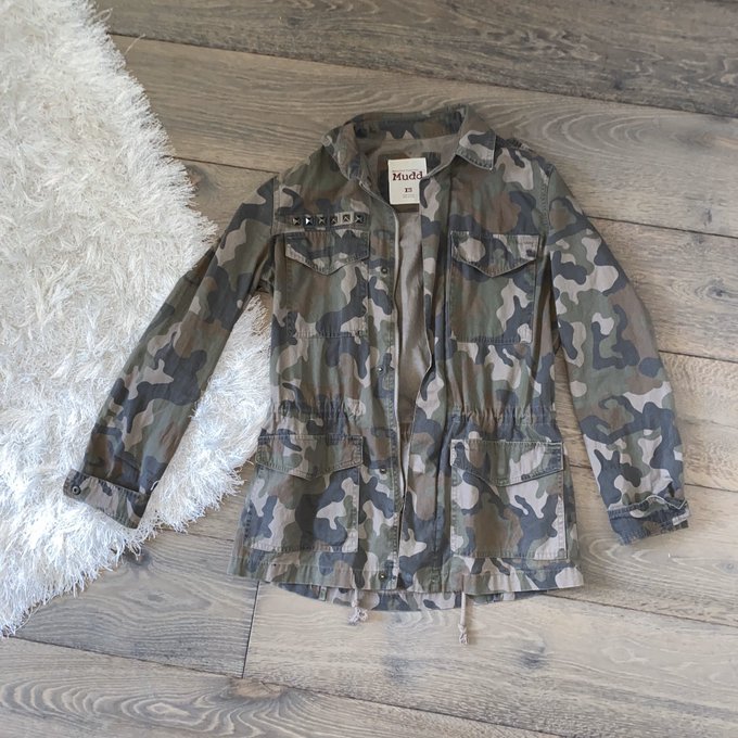 More items posted on my Poshmark💕 https://t.co/U1XYBMIQUX https://t.co/GVsGV4qfgx