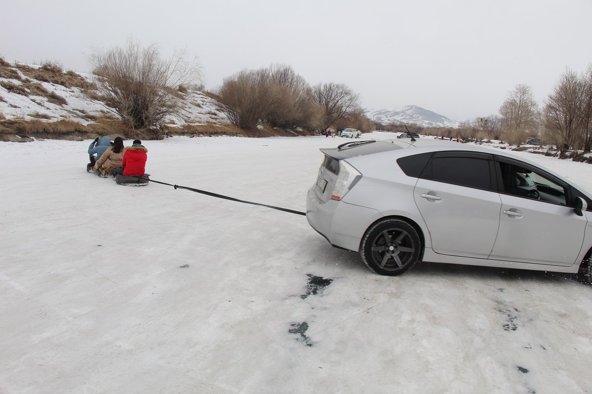 ТГСГЗ-наас 2020 оны 03 дугаар сарын 07-ны өдөр Туул голын мөсгүй болдог хэсгүүдэд мөсний зузааны хэмжилт хийж, голын ерөнхий байдлыг нисдэг камераар зураглан иргэд олноор цугласан газруудад (СOVID.19) вирусээс урьдчилан сэргийлэх талаар зөвлөгөө, мэдээлэл өгч ажиллаа.
