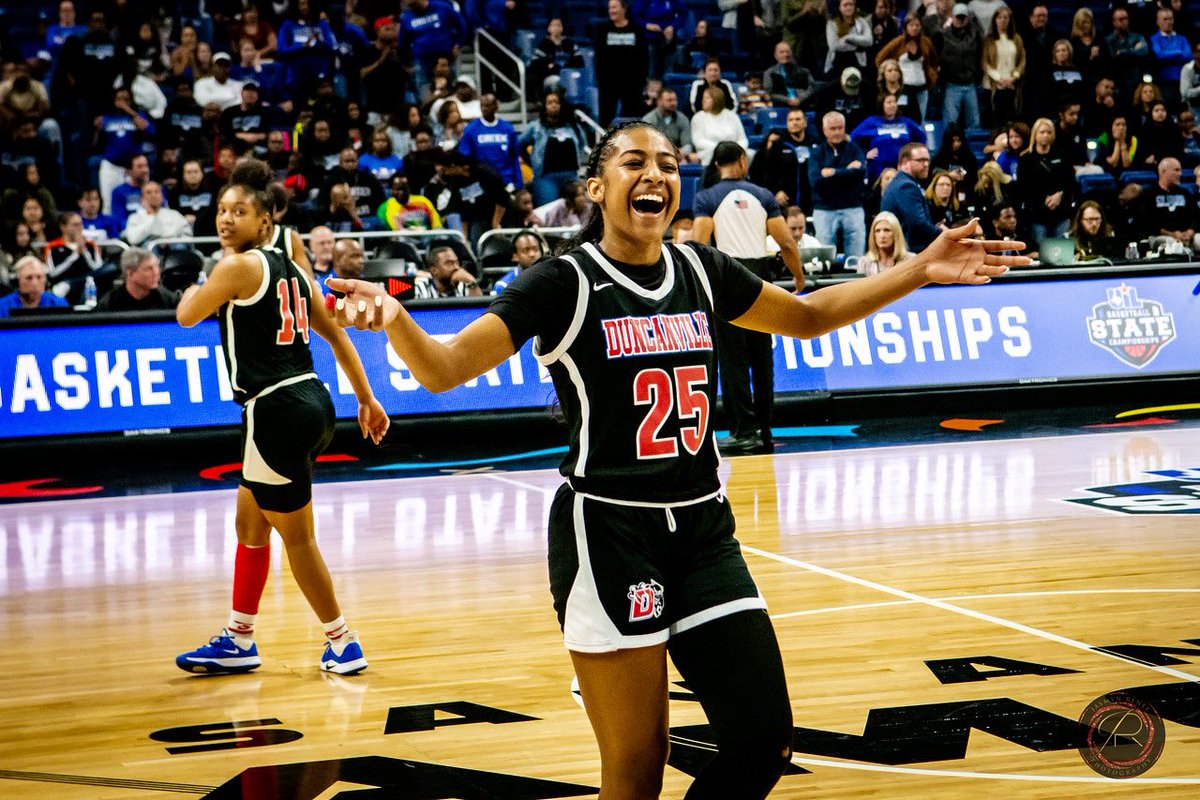 dejakelly25's tweet image. Mannn WE did it.With everything I’ve been through throughout my high school career, to be able to finish my senior year on top is truly special.Thank U to my teammates &amp;amp; coaches for this memorable season! We are truly the City of Champs! YOUR 2020 STATE CHAMPS! 💍🥇#mambaprincess