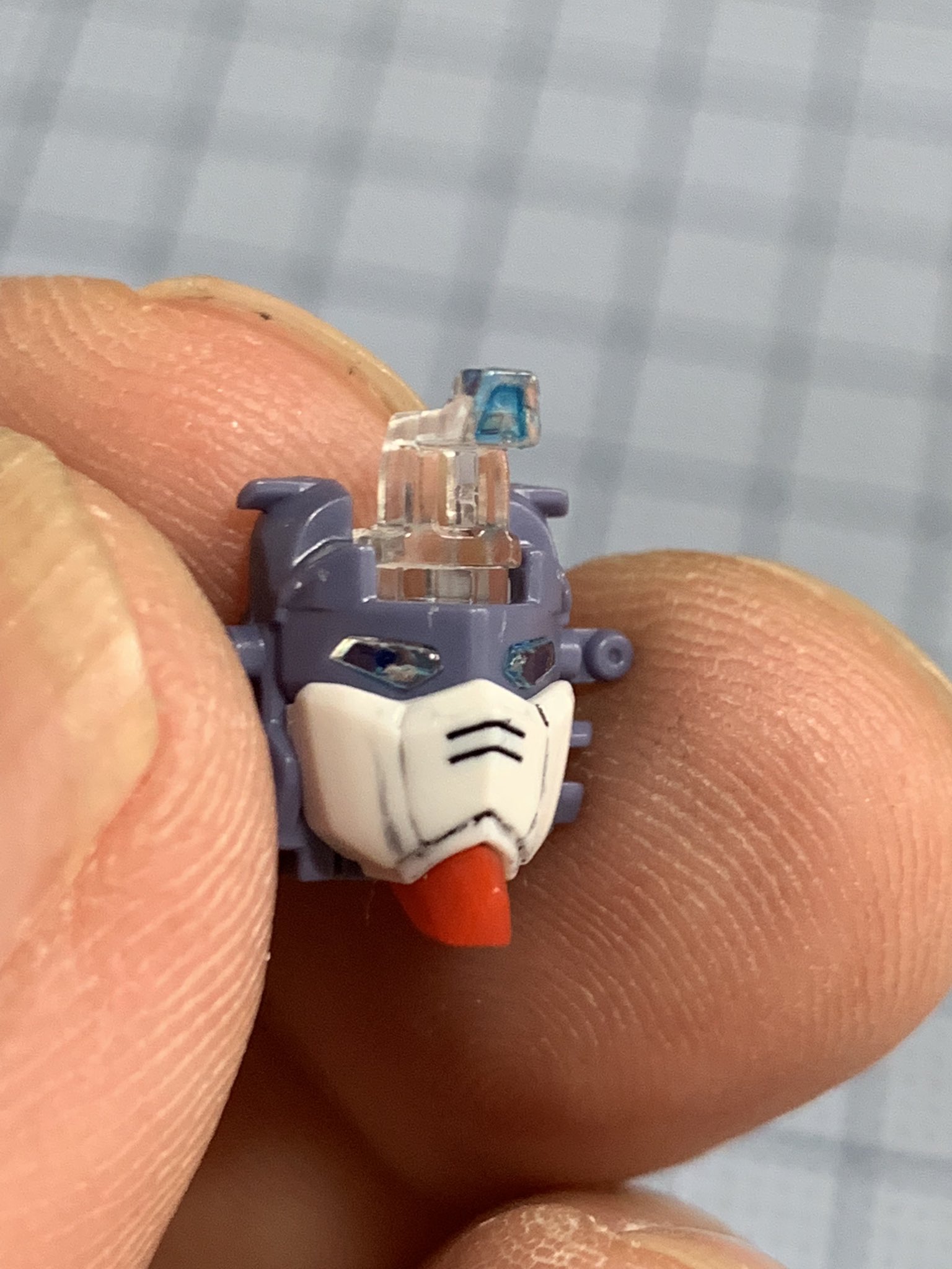 ট ইট র ニラ カイン ガンダムマーカーexコスモメタブルーでf90のカメラ塗ってみたが良いね 最初はクリアブルー で表面を塗装した後裏側をシルバー系で塗装して光を反射させようとしたがパーツの奥行きありすぎて失敗してしまった T Co