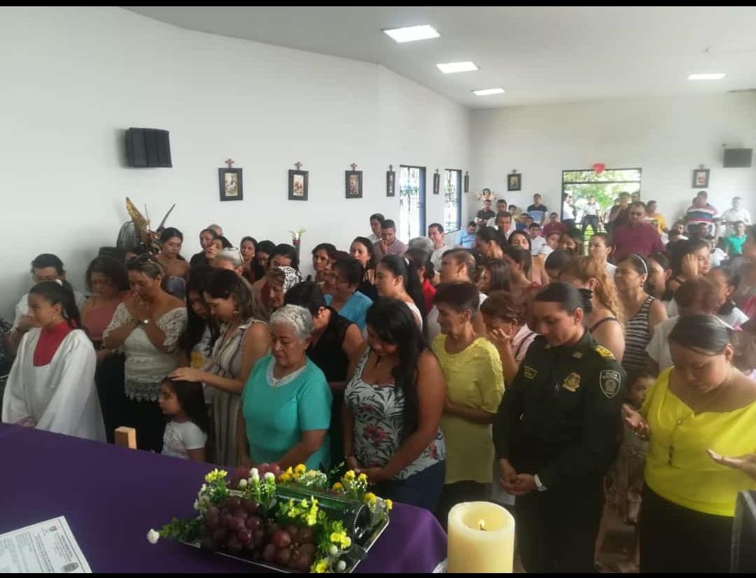 PoliciaNeiva's tweet photo. En la #PoliciaMetropolitanadeNeiva Rendimos Un homenaje a la Mujer, madre, esposa, hermana, amiga, eres fuente insustituible de vida, todos nuestros esfuerzos están encaminados a protegerte. #GraciasMujer https://t.co/rnzdHTgqDr