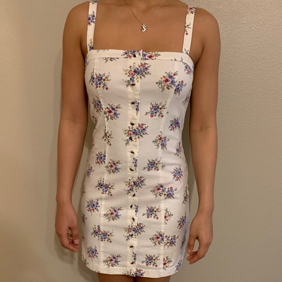 txrecycledlove's tweet photo. So good I had to share! Check out all the items I'm loving on @Poshmarkapp #poshmark #fashion #style #shopmycloset #borseinpelle #sharo #forever21: https://t.co/wI09Fqfdi9 https://t.co/N3i3KsHxV8
