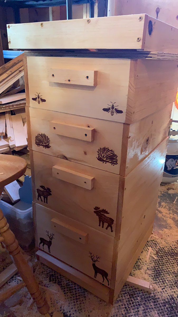 Just finished this 10-frame Langstroth for a client- 
#beekeeping #bees #DIY #wood #woodworking
amazon.com/dp/B085N9DFDN