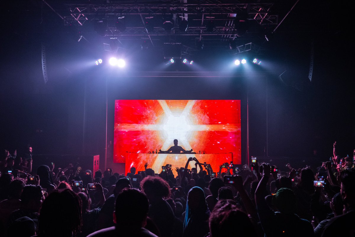 12thplanet's tweet photo. THX 2 MY OC SQUAD! We Kicked off the first night of the tour with a SOLD OUT @observatoryoc 🙏 Next up, @exchangela & @45eastpdx 🤯 #swamplextour #swamplex #swamplexnextleveltour
🎟: https://t.co/JsJOr6gOg7
📸 @alexvarsaphoto https://t.co/FnQdGEry5s