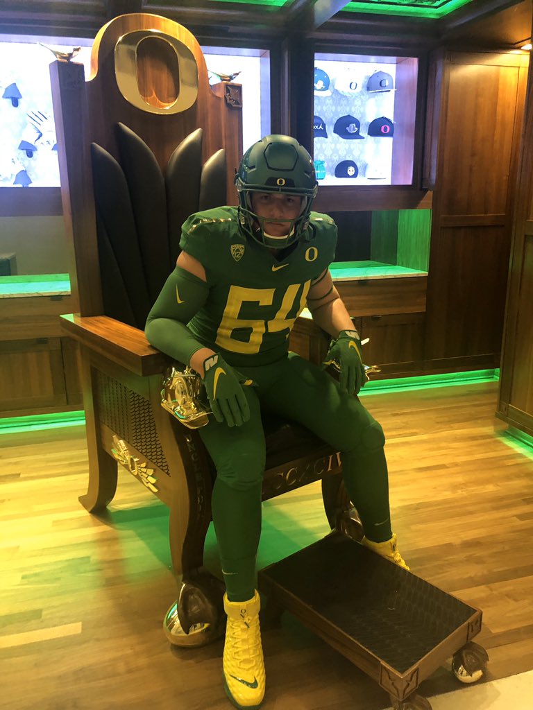 _garrettdg's tweet photo. Had a great day yesterday at Oregon’s Junior day!! Thank you to the whole coaching staff for having me up!! I had a great time @coach_cristobal @CoachMirabal @CoachKWils @CoachJsalavea @CMaholchic @Rantle1784 @FTGU_760 https://t.co/ouAl0kI7IO