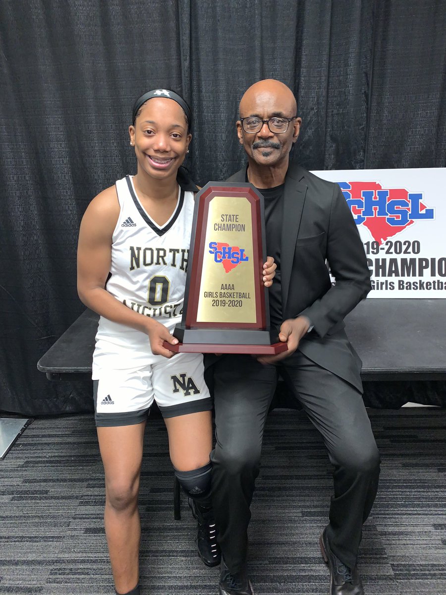 tyliahhhh's tweet photo. went out w a bang 💍 #0out✌🏽 https://t.co/bevVSXF5WN