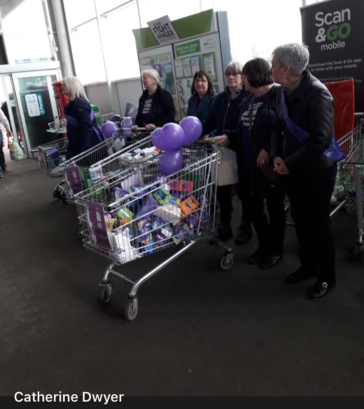 Chrishainswort2's tweet photo. #welldone to the #Castleford & #Yorkshire #WASPICampaign2018 Group #InternationalWomenDay2020 #WomensDay2020 collecting donations for the less fortunate in #ASDA #Glasshoughton #Thank you shoppers for your #generosity & the group ladies their time πππ https://t.co/uFbxzHe9bE