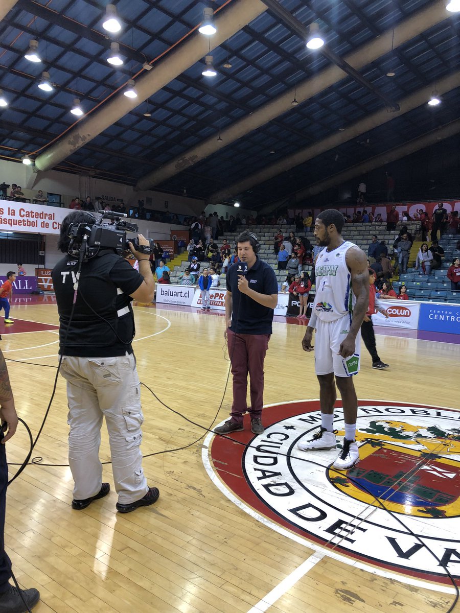 cebpuertomontt's tweet photo. 2/2... Fin de semana redondo para nuestro equipo. En el juego 4 de la semifinal de la @liga_nacional y nuevamente derrotamos a @CDVBasket en su casa y volvemos a Puerto Montt con la serie 3-1 a nuestro favor 💪🏻
#SOMOSCEB 🏀💜💛💙💚👊🏻 https://t.co/QcJGYFBfht