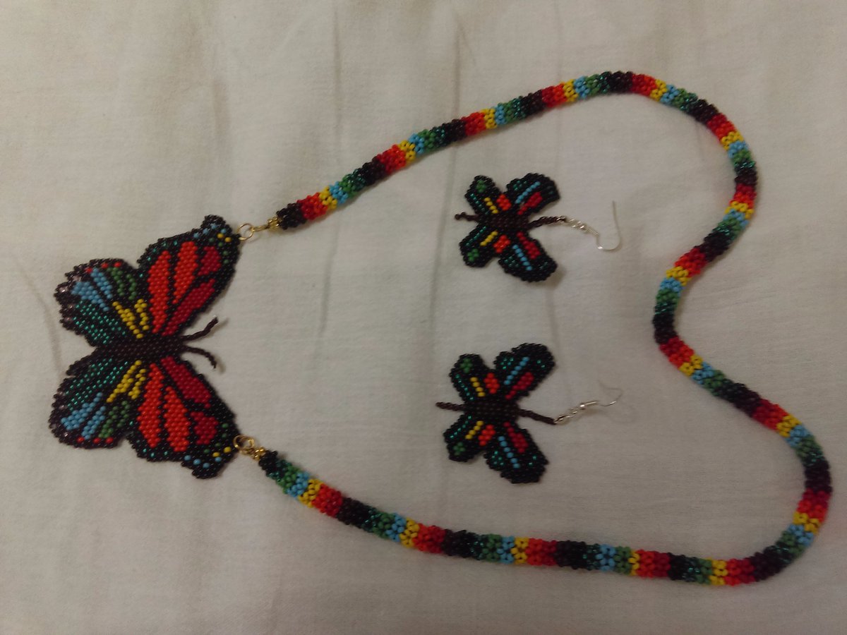 walterariza1's tweet photo. #artesanías #indígenas #Colombia #MODA #PRECOLOMBINOS #COLOMBIA #COLLARES #PULCERAS #PENDIENTES #manillas #fashion #elegancia
#mostacilla #perla #murano
#chaquiras
#mostacillas
#artesanoindigena #shakiras #hechoamano #precolombinos #walterariza #kankuamo #bisutería #pendientes https://t.co/9z5FMkr5oV