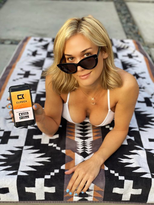 Finally! An app that allows u to create a playlist for VIDEOS! I created playlists w videos featuring<a href="/tag/bts"class="tags"><span>#bts</span></a><a href="/tag/bikinimodels"class="tags"><span>#bikinimodels</span></a><a href="/tag/blondesandwich"class="tags"><span>#blondesandwich</span></a><a href="/tag/mobilestr"class="tags"><span>#mobilestr</span></a>