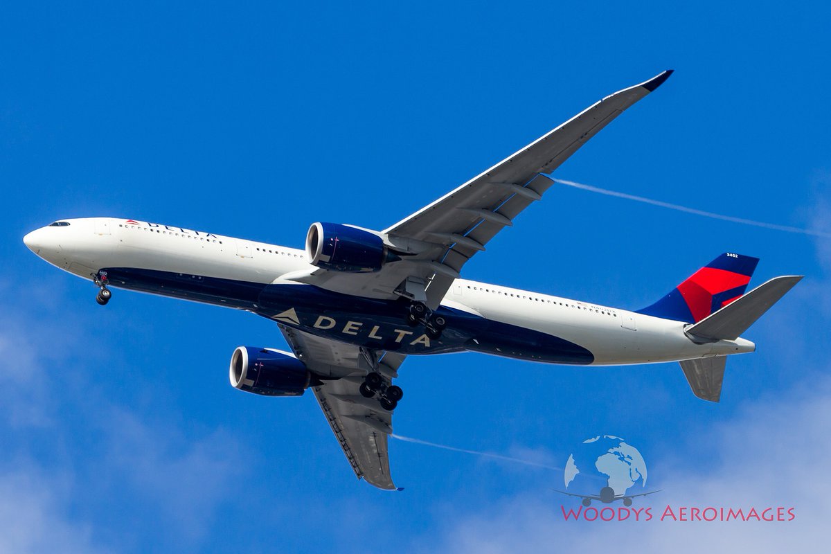 AeroimagesChris's tweet photo. .@Delta #DL198 #N402DX @Airbus #A330Neo on final to @flySEA today. https://t.co/JlFYFwHB0k