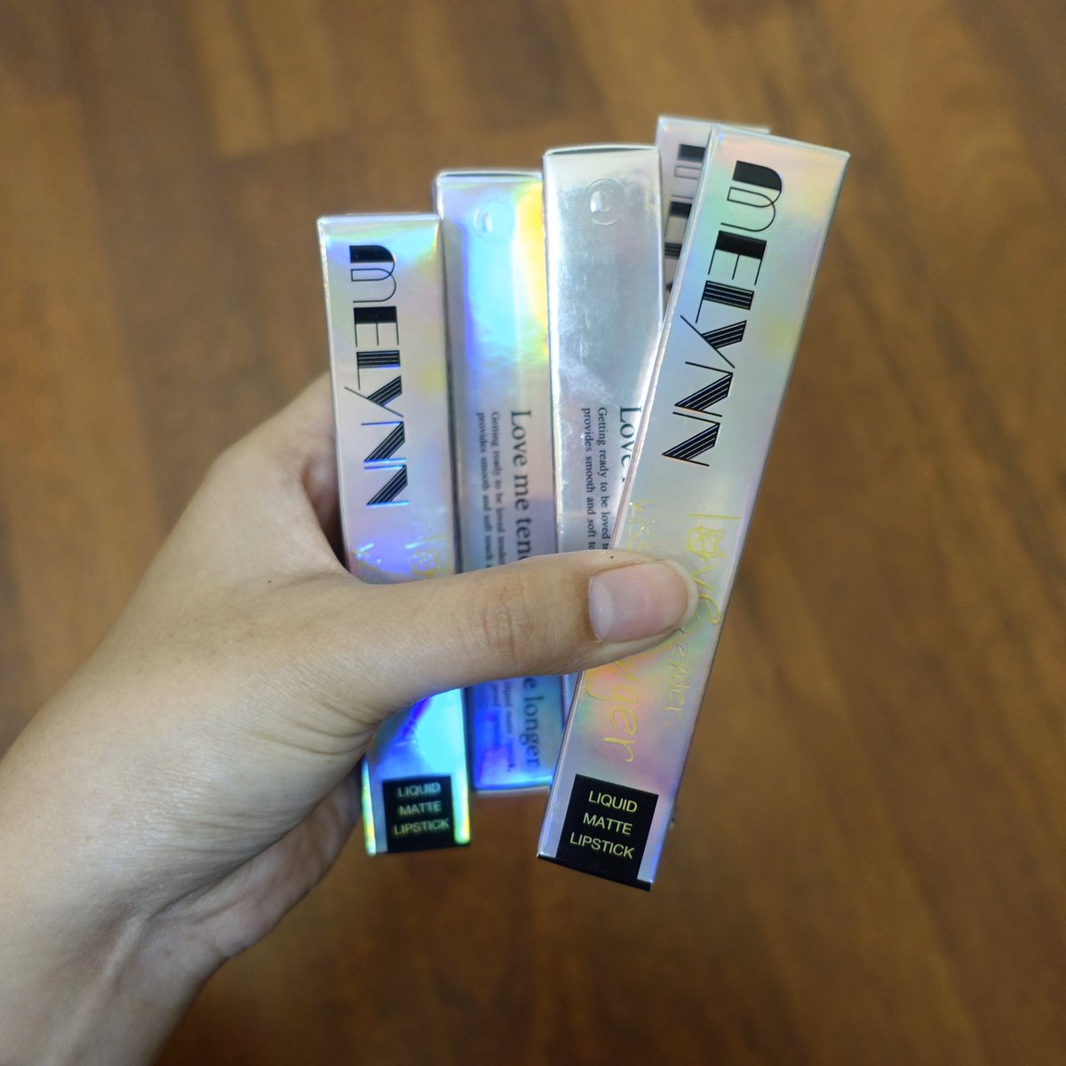 vasrx's tweet photo. ลิปจุ่มแมทของ Melynn เฉดสีแบบทาเช้ายันกลางคืนได้เลย ผิวสองสีทาแล้วก็ไม่ลอยจ้า เลิฟนะะ เนื้อเบาๆ แต่ติดทนดีมาก แท่งละ 199 บาท💋 https://t.co/dTOHDnKCsL