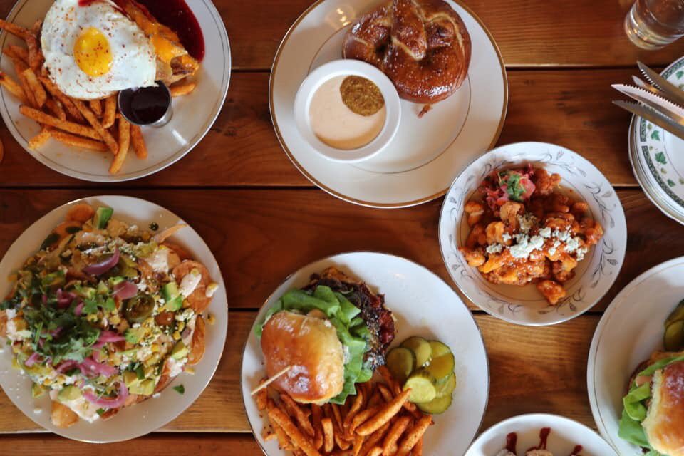 Come have Sunday evening dinner with us...we have something for the whole family!

#EatINW #RepublicKitchen #SundayDinner