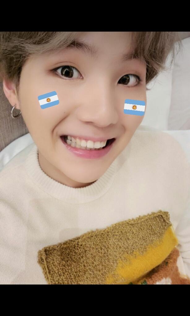 TiniJBTS's tweet photo. @babymochiJk @BTS_twt #btsinargentina2020
#BTSinargentina
#btsinarg
@BTS_twt @BigHitEnt @bts_bighit https://t.co/yfAIMrn3M2