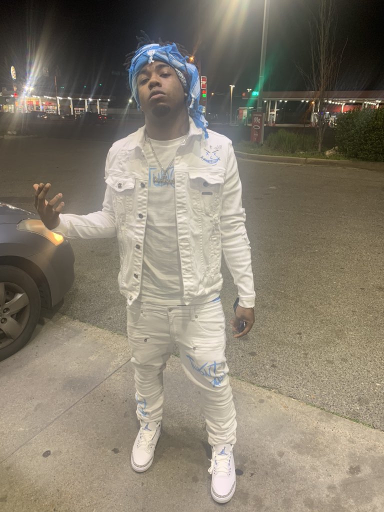 Turnt_LilThadd's tweet photo. PRESSURE 💨❄️💦 #DaCumUp #TurntTrap https://t.co/a2DI8fY7iS