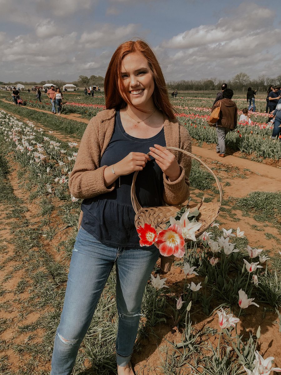 natrose418's tweet photo. Quick Sunday getaway with my two favorite things, flowers and Peyt! Love seeing places with you.❤️ https://t.co/gsbFg7KVRK