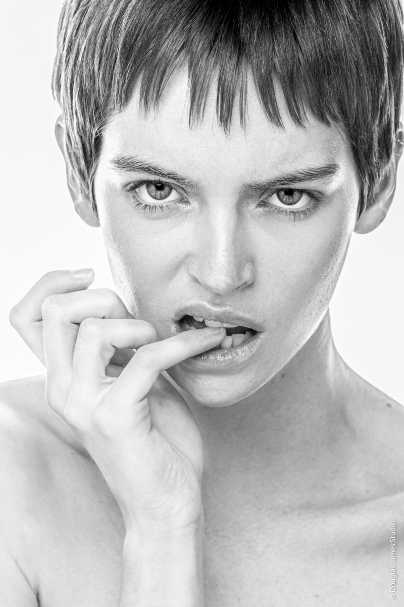 DouglasJStudio's tweet photo. International Women's Day 2020

To all the STRONG women in my life!! 
Happy International Women’s Day!!!
.
.
.
#fashion #nyc #portraitphotography #clean #studio #beauty #strong https://t.co/Rjr8QHsU4T