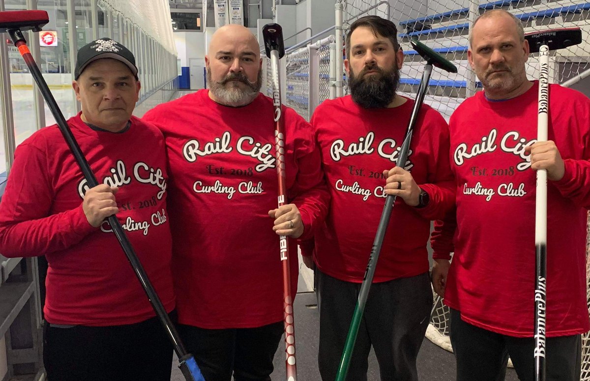 TeamVingless's tweet image. On Sundays, we wear red! #curling #GNCC #DykesBound #Tiger