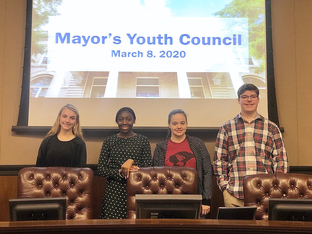 kendrakpruitt's tweet photo. The #LittleRockMYC had a great meeting today discussing the #ExploreLR challenge, census efforts, voter registration, and electing new officers!
I’m excited to see the great work these young people will do this year! #UniteLR #LiftLR https://t.co/94k1m7Ep8t