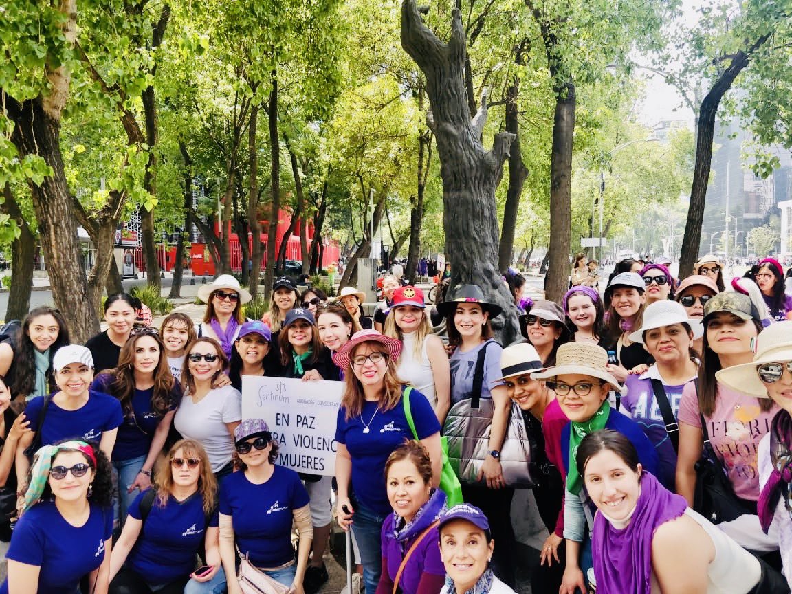 Día histórico. ⁦<a href="/SentinumMx/">Sentinum</a>⁩ y ⁦<a href="/conectadas_mx/">CONECTADAS</a>⁩ marchamos juntas por las que ya no están, por las que somos y por las que vienen. #8M #UnidasSomosMasFuertes #Sororidad