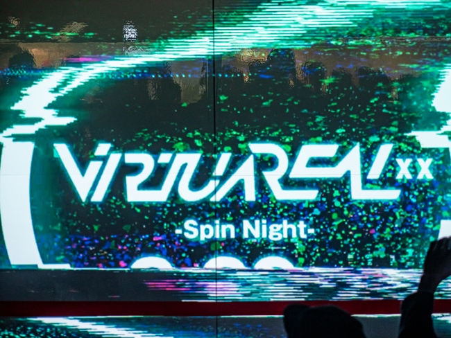 vtuber0's tweet photo. USAGI Production主宰イベント、DJデビューの”友人A”や”ミディ with 瀬戸美夜子”ら出演の『VirtuaREAL.XX -Spin Night-』オフィシャルレポート https://t.co/kBgH2MYpQb
#VRXX https://t.co/8RQTFXpFgX