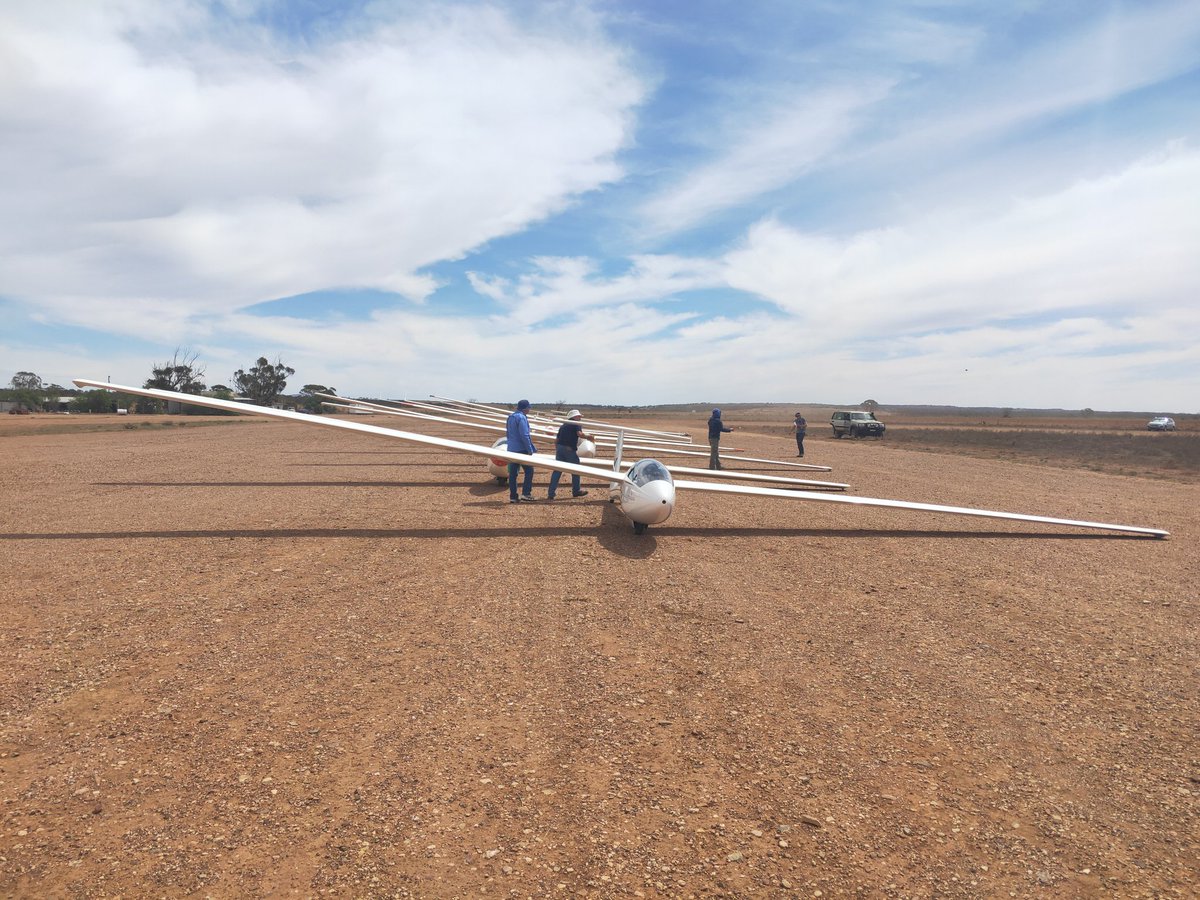 It's the final day of the SAGA state gliding competition. Follow the action live here: tracking.livegliding.com/#!c=29&mz=12&m…