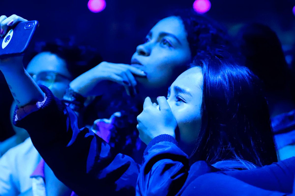 En #SneakerTopia todos coreamos "000000" con A. Chal 😍 ¡Sigue disfrutando con #LaRedDeTusEmociones! bit.ly/39sJcKv