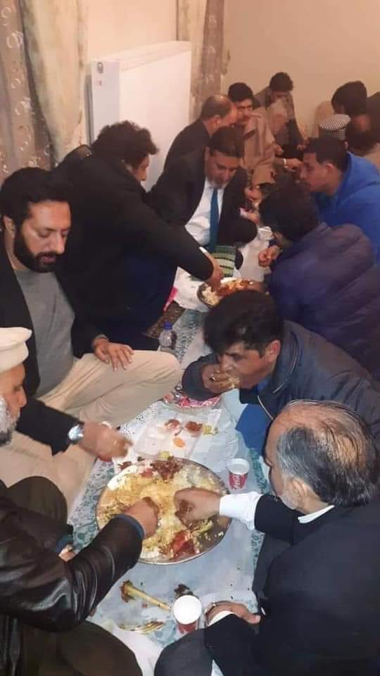 AaqibIqbal01's tweet image. Ab yeh party Humara kiya bejai gi?..#jkapniparty
@rifatabdullahh @NundBoan @_sabanaqvi