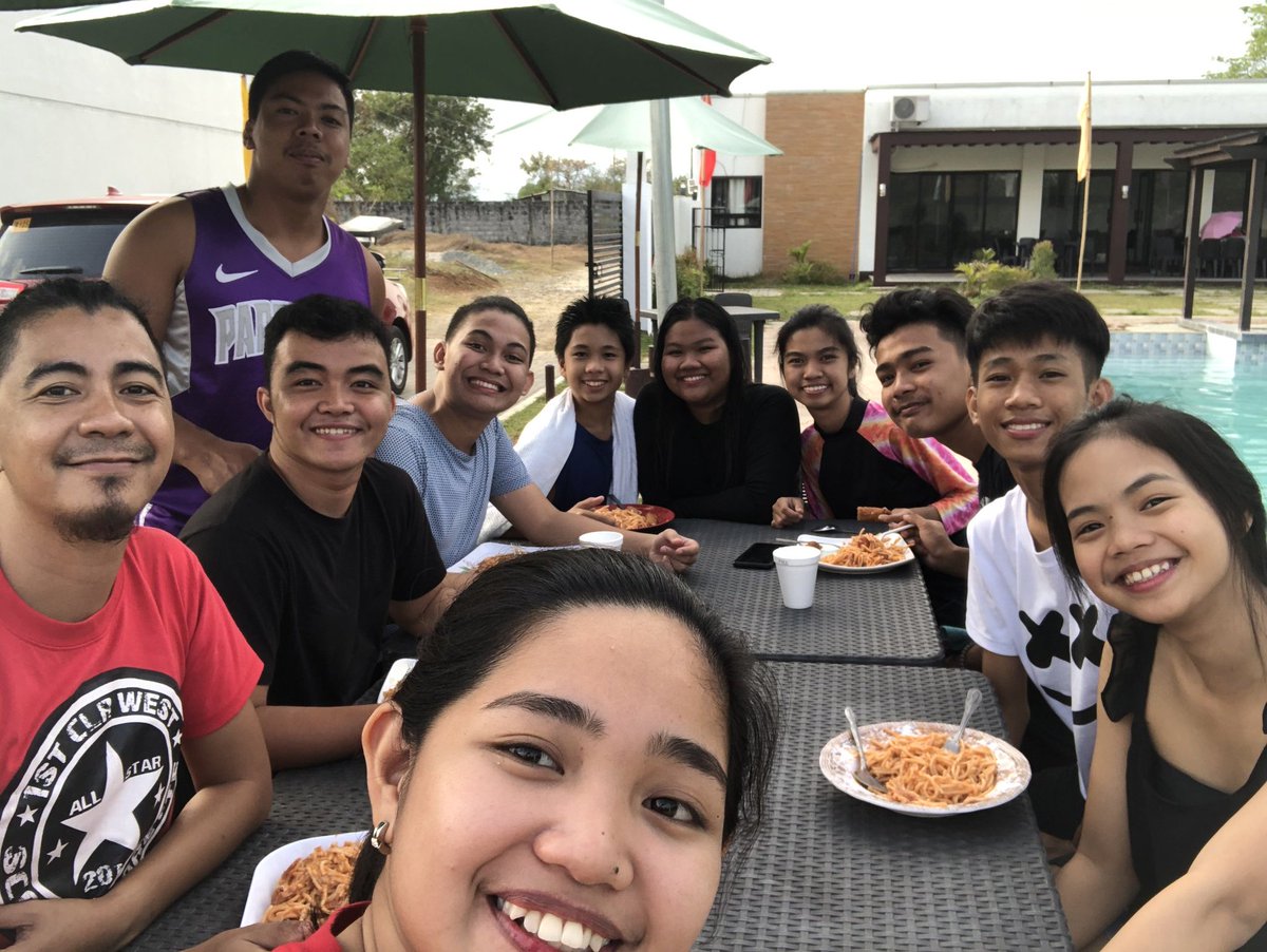 amphetz12's tweet photo. swerte ko sa pamilyang to, napaka mabunga ng mga nakaraang araw..

#insertabsentee
#bawinexttime
#hindiweak 
#atechonamo https://t.co/I9akCGkTo4
