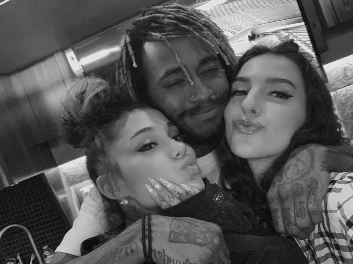 acessoag's tweet photo. Ariana Grande esteve ontem no show do músico @Thundercat, que hoje publicou esta selfie ao lado de Ariana e Njomza. https://t.co/iQBPwN1aSZ