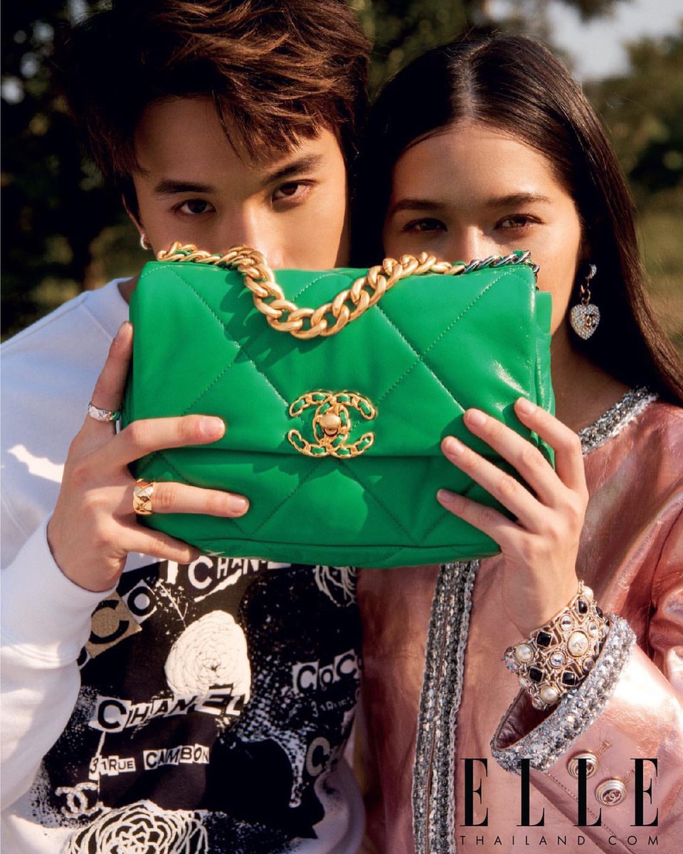 VioletteLuv's tweet photo. @ellethailandofficial ฉบับเดือนมีนาคม 2020 วางแผงละนะ ❤️ #ELLEMarch2020 #ELLEThailand
@chanelofficial https://t.co/Qt8Y1Bqa6I